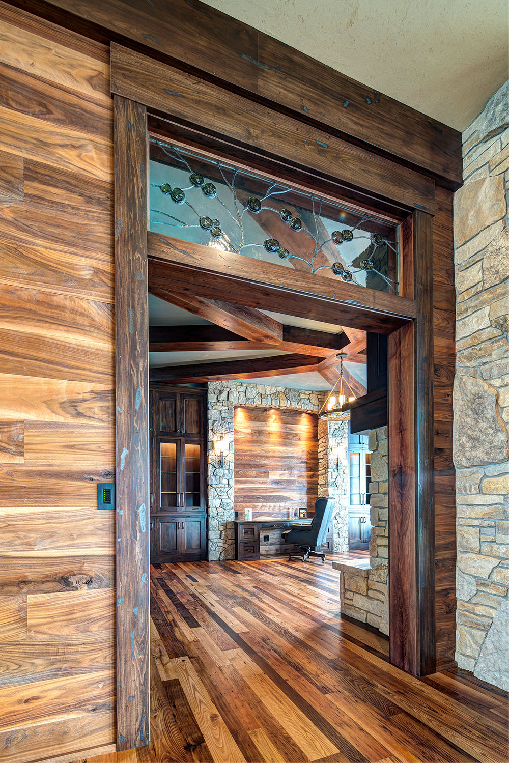 Lakeside Lodge